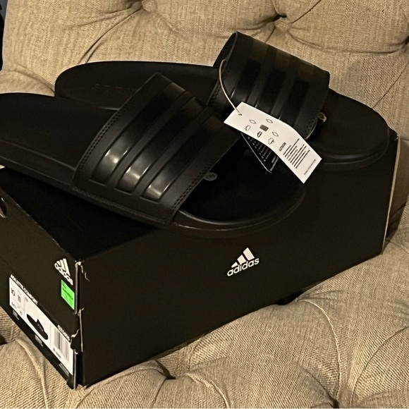 ADIDAS MENS FLIP FLOPS - Picture 2 of 2